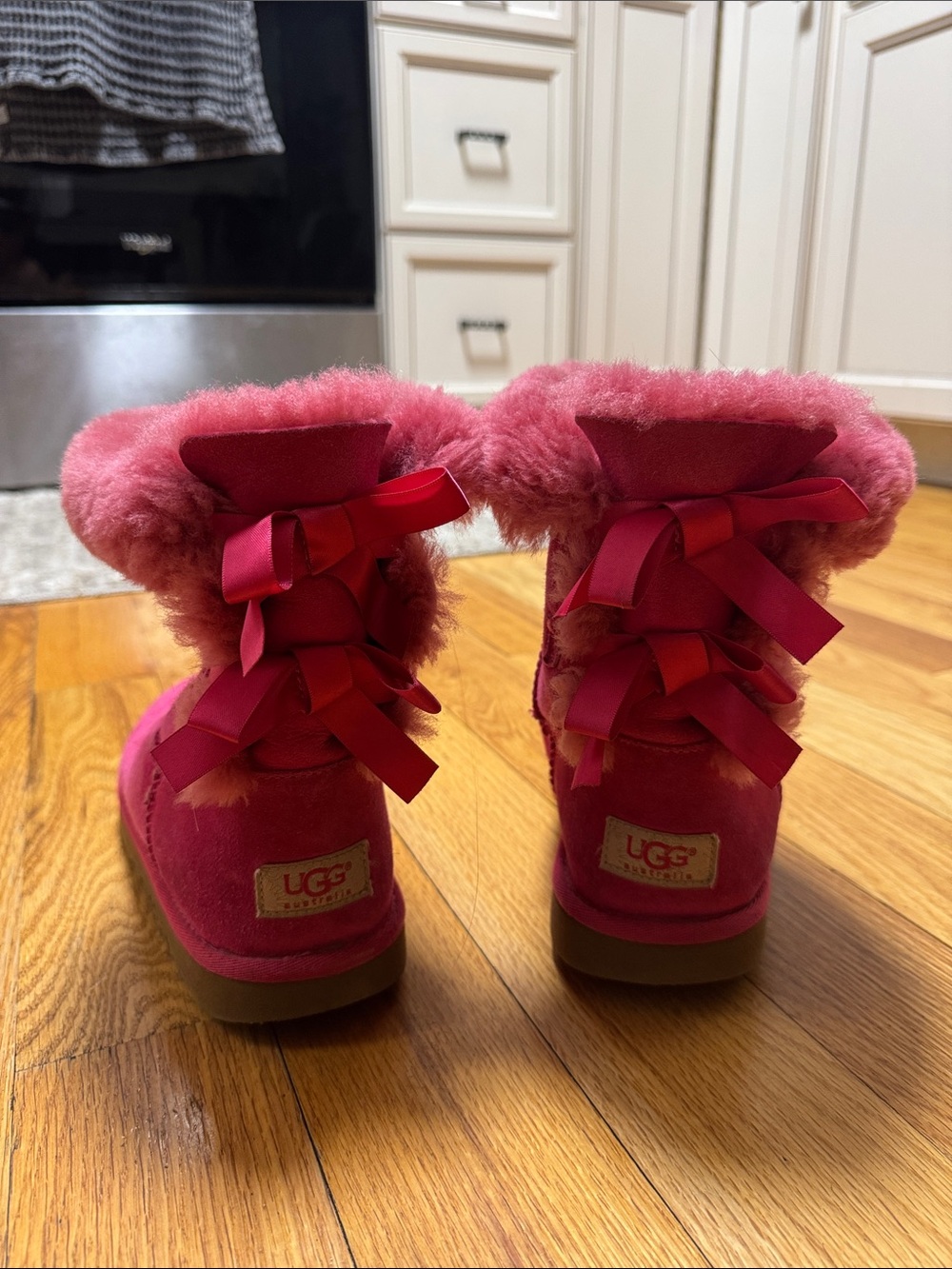 UGG Hot Pink Shearling Boots with Ribbon Bows - size 6